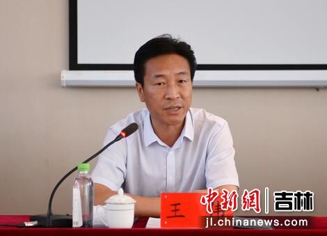 吉林省林业和草原局副局长王伟发言。付明千 摄