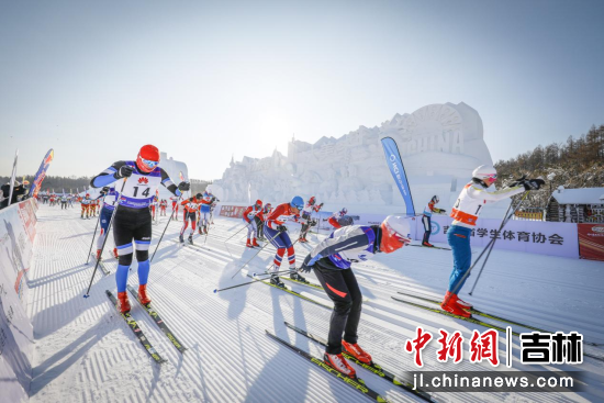 长春净月潭瓦萨国际滑雪节(资料图片)
