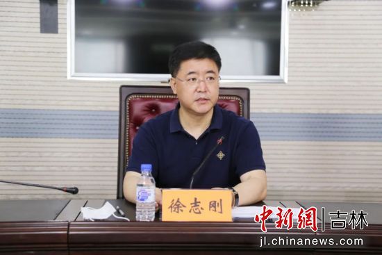 榆树市市委常委、常务副市长徐志刚。