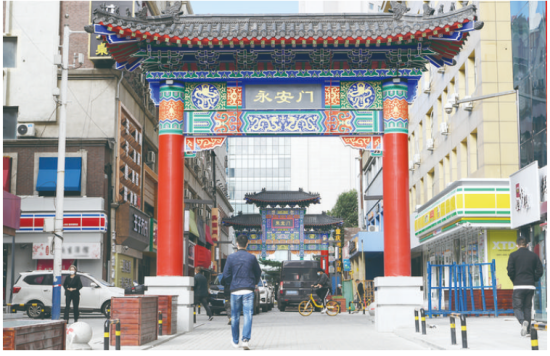 经改造升级，南关区重庆胡同步行街旧貌换新颜。