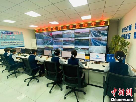 吉高集团运营事业部客服中心路网运行监控平台 李丹 摄