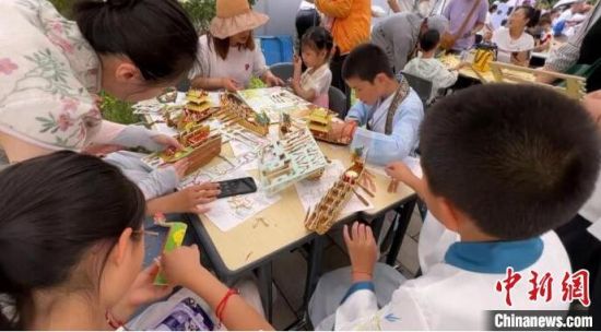 长春市委书记张恩惠通过视频形式讲专题党课