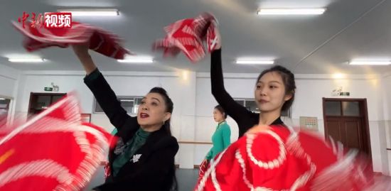 （新春走基层）中国导乐师助更多女性回归自然分娩